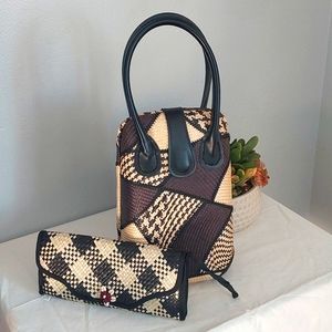 Unbranded woven purse w/ similar wallet set